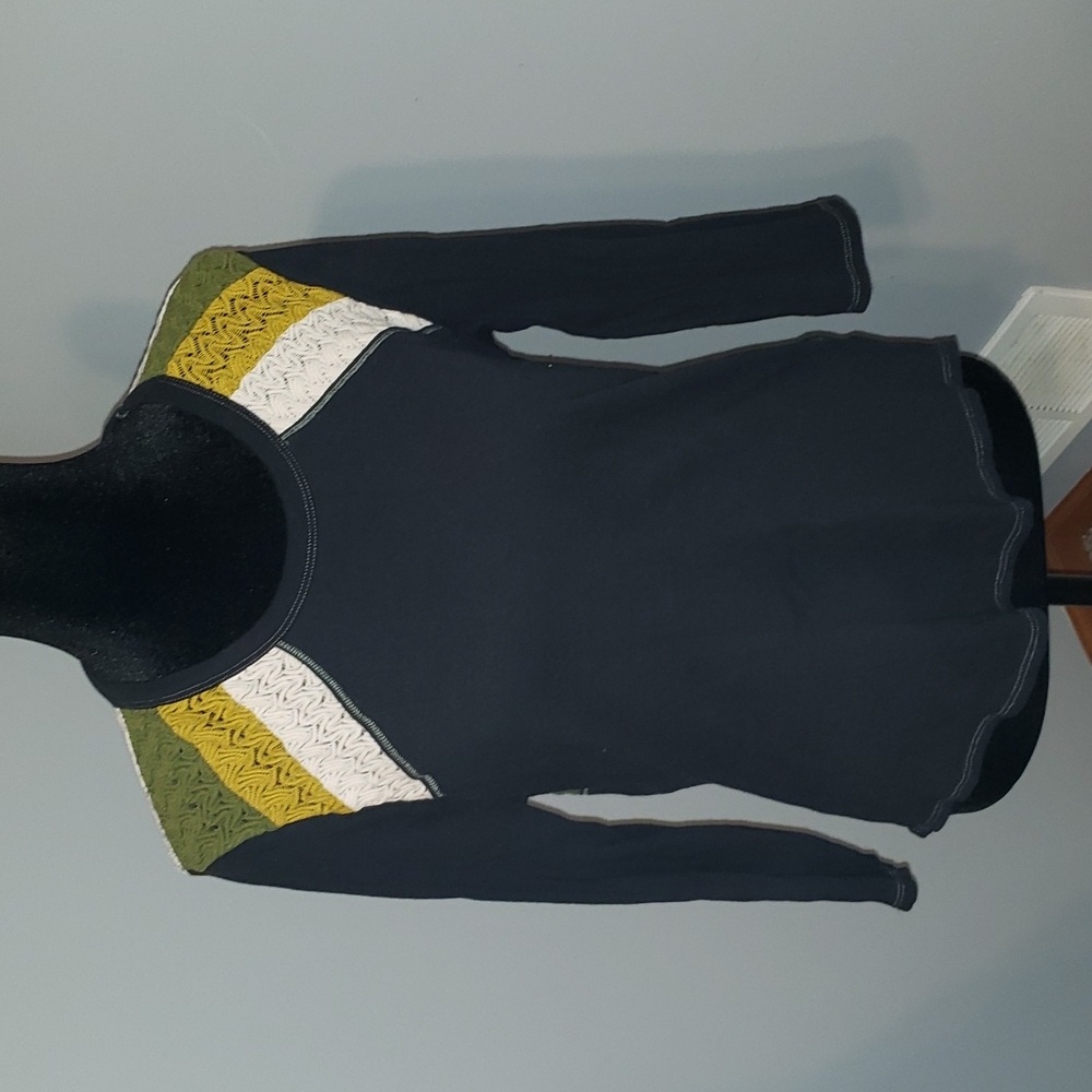 We the free fitted 3/4 sleeve top size large